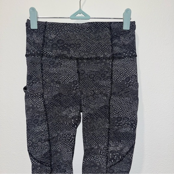 Lululemon Fast & Free 7/8 Tight II *Nulux 25" Meisai White Black Size 4 - Picture 2 of 7